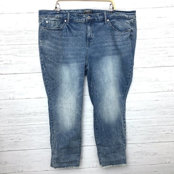 NEW Torrid Women's Jeans size 24 Crop Boyfriend Vintage Stretch length 27" - Picture 1 of 10